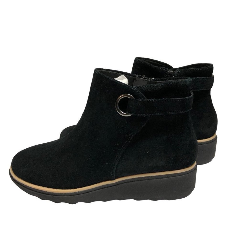 Clarks Womens Sharon Suede Leather booties 7.5 New without box